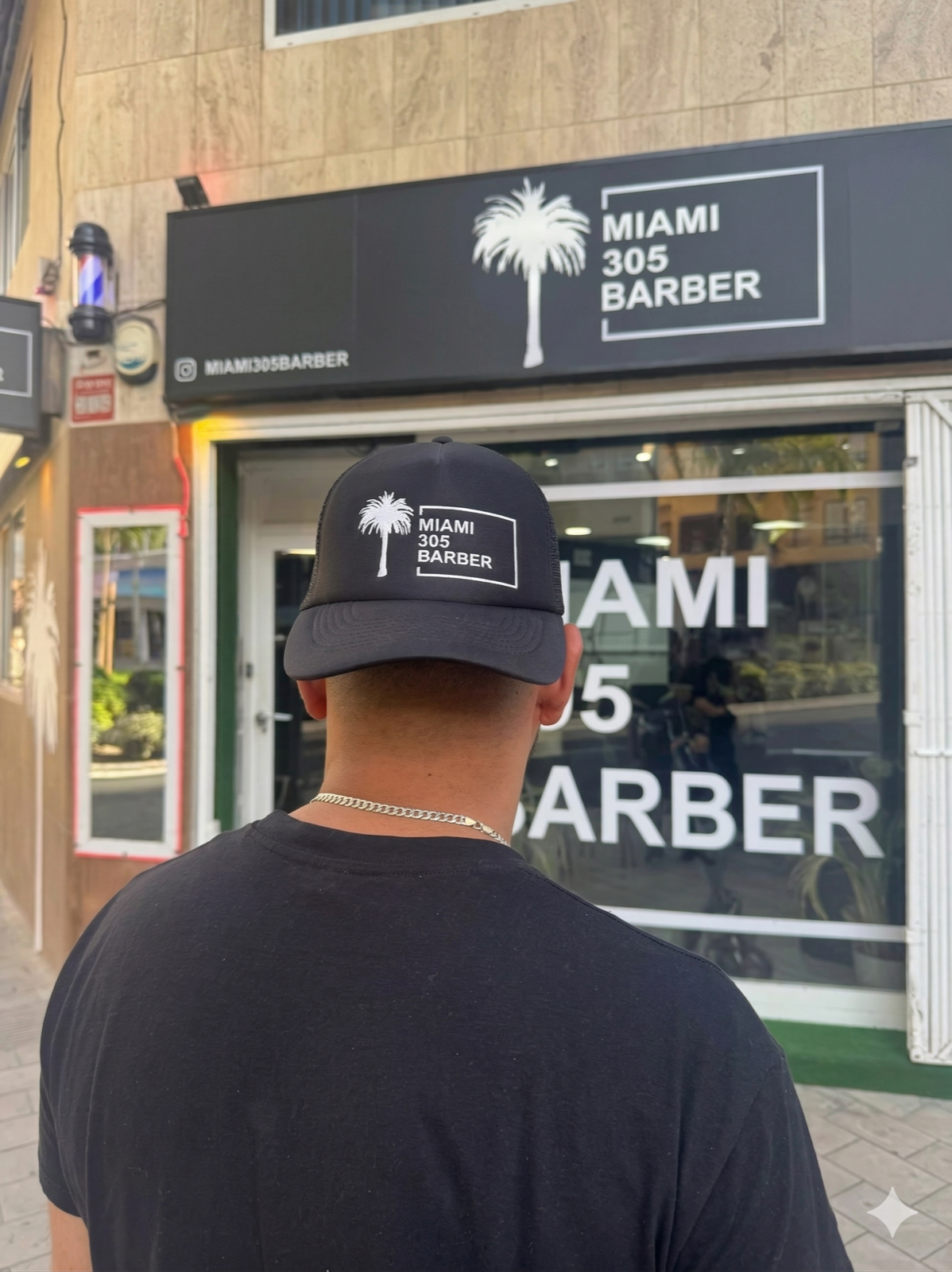 Miami 305 Barber — fachada Alicante